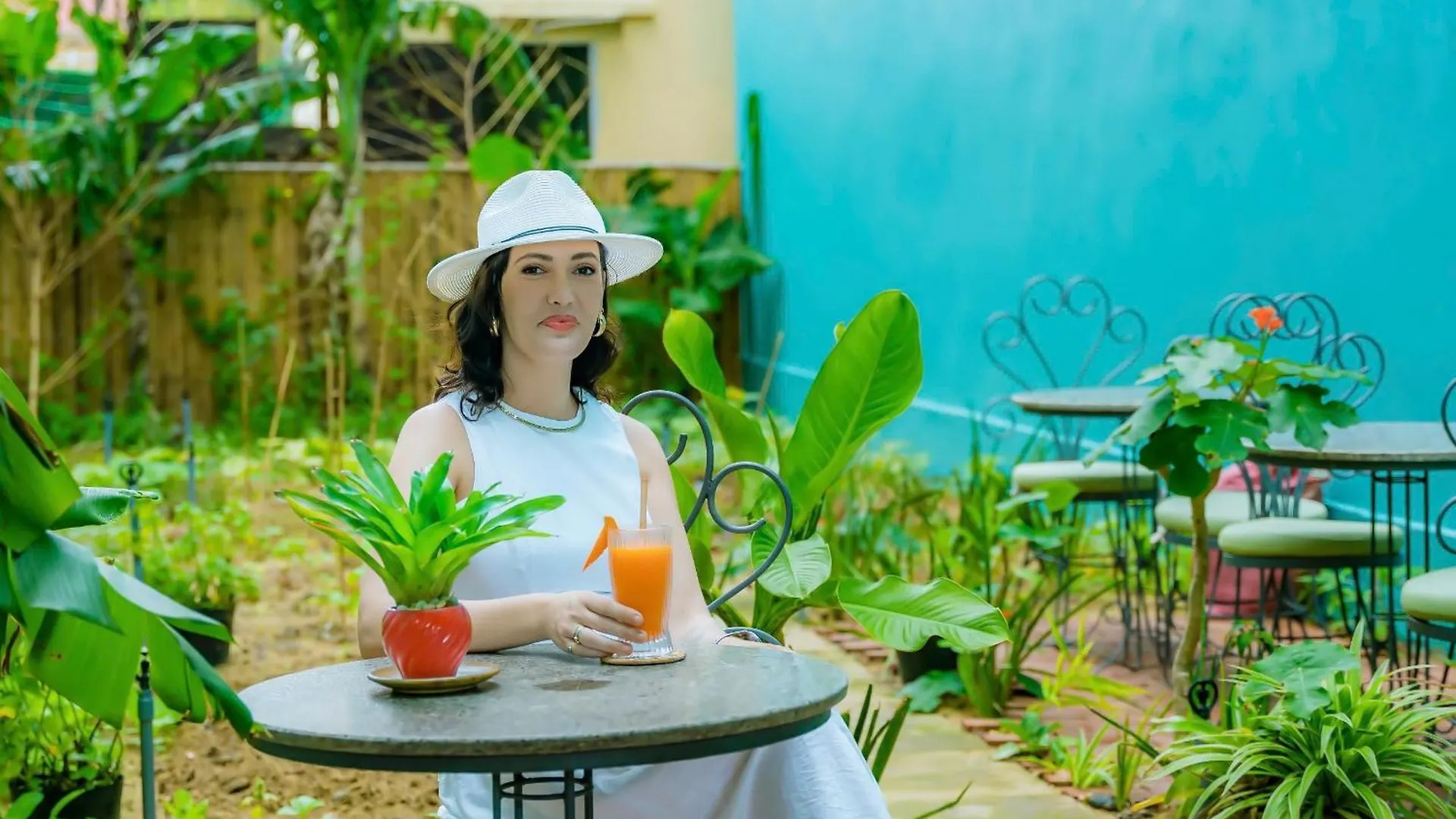 Bed and Breakfast Blue Tropical House Hoi An Vietnam
