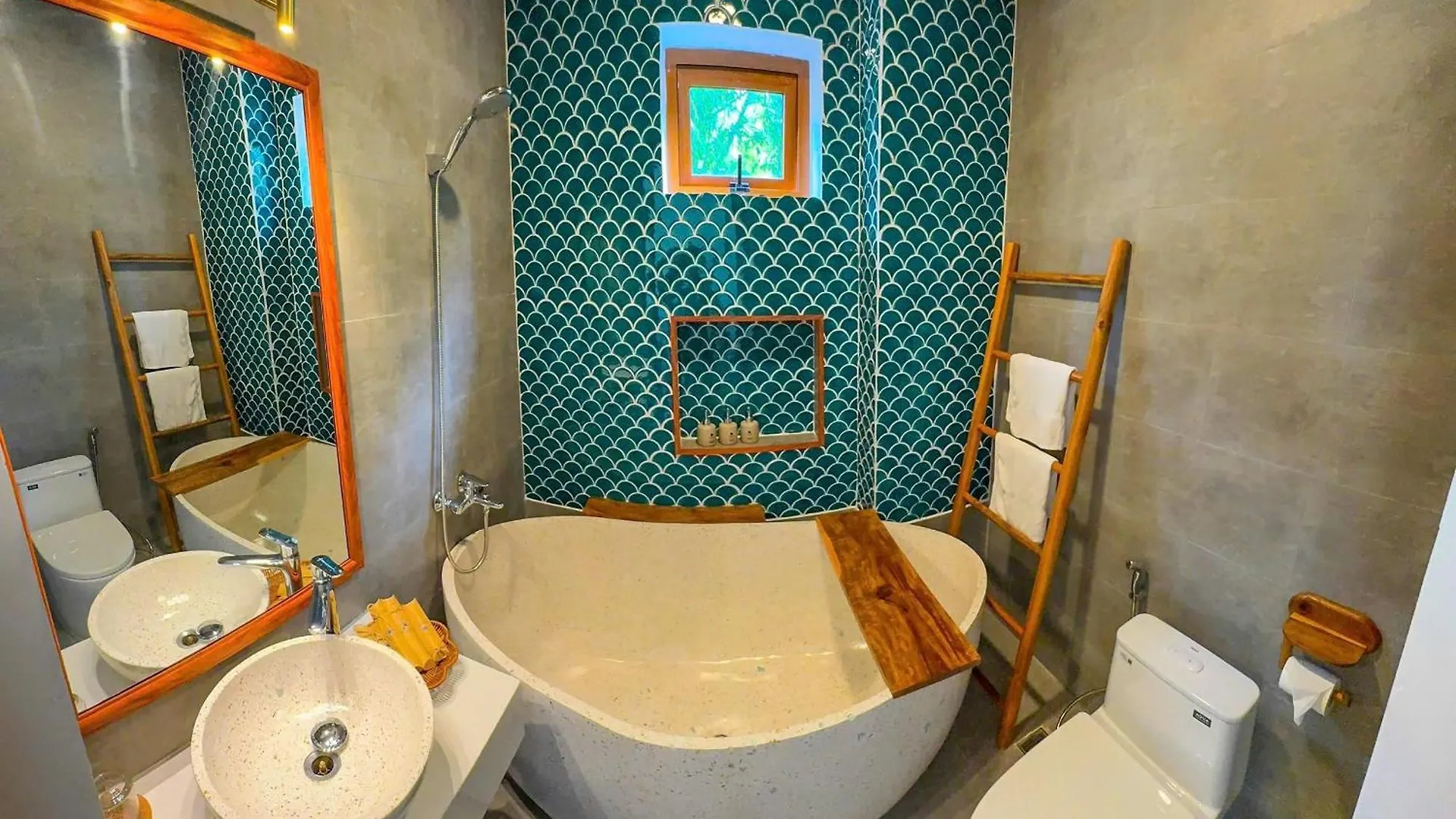 Bed and Breakfast Blue Tropical House Hoi An Bed & Breakfast